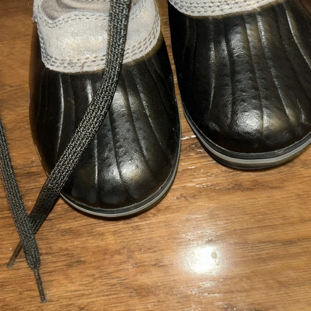 EUC SOREL LACE UP WINTER BOOTS - Picture 7 of 8